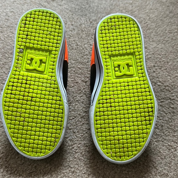 10.5y DC sneakers - Picture 4 of 5